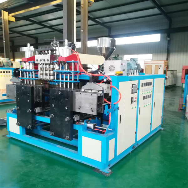 尿素化工堆碼桶類吹瓶機(jī)的發(fā)展前景